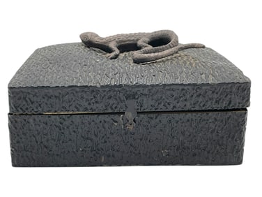 BLACK BOX W/ TEXTURED FINISH & LIZARD ON LID 6.5"