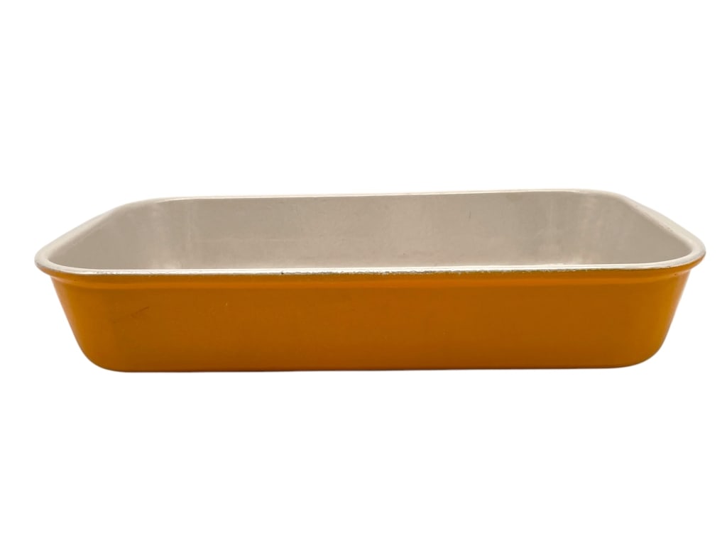 LE CREUSET ORANGE ENAMEL CASSEROLE DISH 15" (1 of 9)