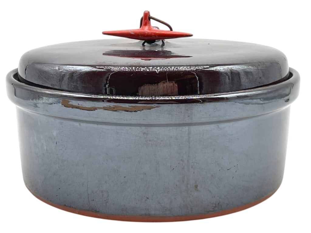 VINTAGE GLAZED STONEWARE CASSEROLE DISH WITH LID: VINTAGE GLAZED STONEWARE CASSEROLE DISH WITH LID -VERY GOOD PRE OWNED CONDITION -APPROX 10" X 5" -PERFECT FOR BAKING, SERVING, OR DISPLAY -JA 041825 By bidding on this item, you have read, understand,