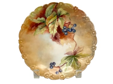 LIMOGES GRAPEVINE LEAVES & PURPLE BERRIES PLATE 7"