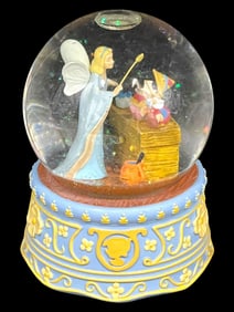 ENESCO DISNEY PINOCCHIO MUSICAL SNOW GLOBE 6"