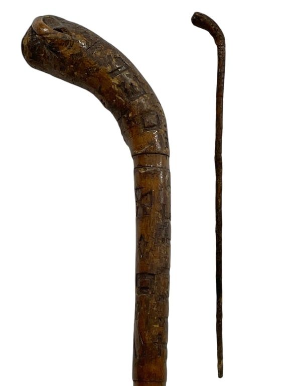 HAND-CARVED WOODEN WALKING CANE 33" (1 of 2)