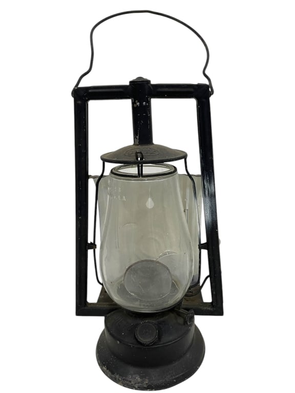 VINTAGE BLACK METAL KEROSENE LANTERN (1 of 6)
