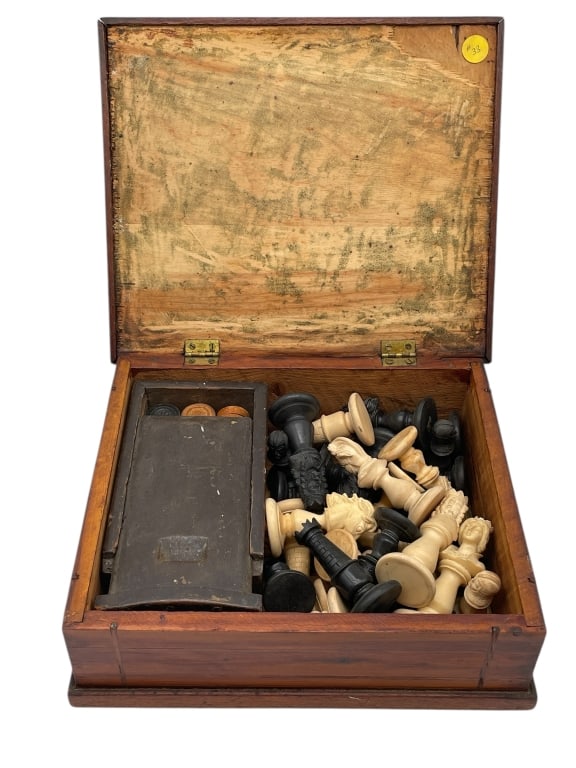 WOODEN GAME BOX WITH CHESS AND CHECKERS PIECES (1 of 7)