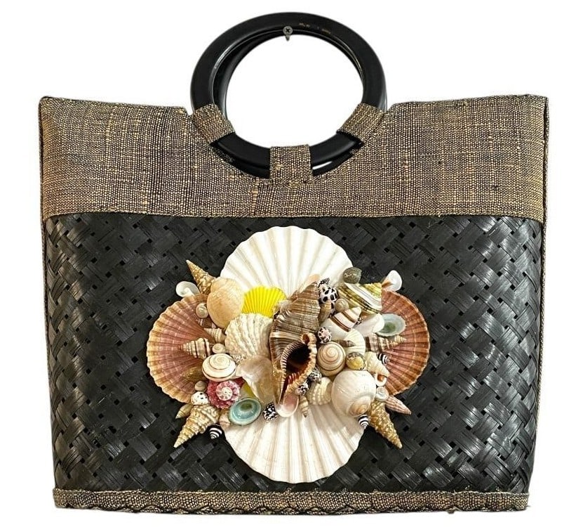STRUCTURED BLACK STRAW TOTE W/ SEASHELLS (1 of 8)