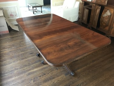 MAITLAND SMITH EXTENDABLE DINING TABLE W 2 LEAVES