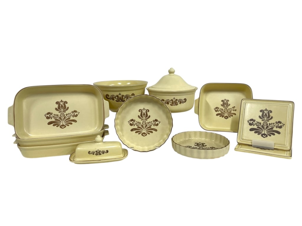 PFALTZGRAFF VILLAGE SERVING AND BAKEWARE SET (1 of 19)