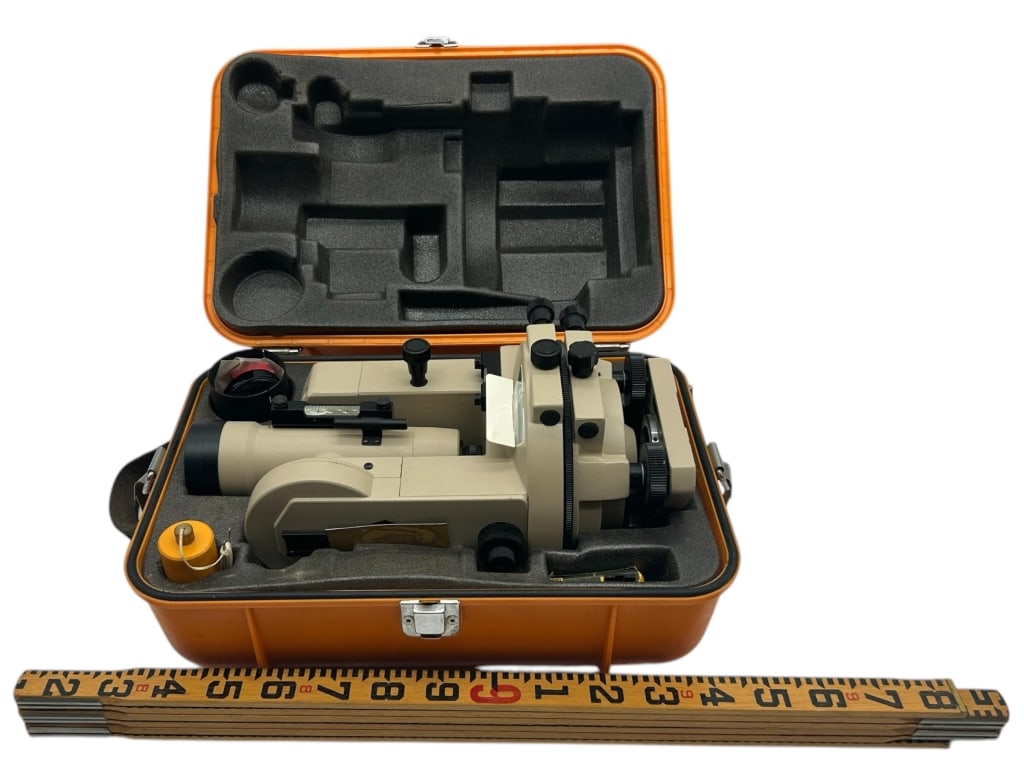 VINTAGE SURVEYING TRANSIT THEODOLITE 11" (1 of 8)