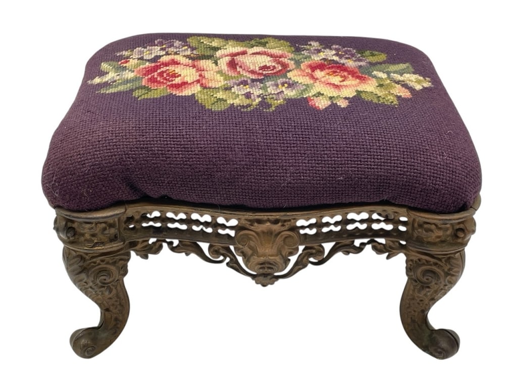VICTORIAN STYLE FOOTSTOOL 14" (1 of 6)