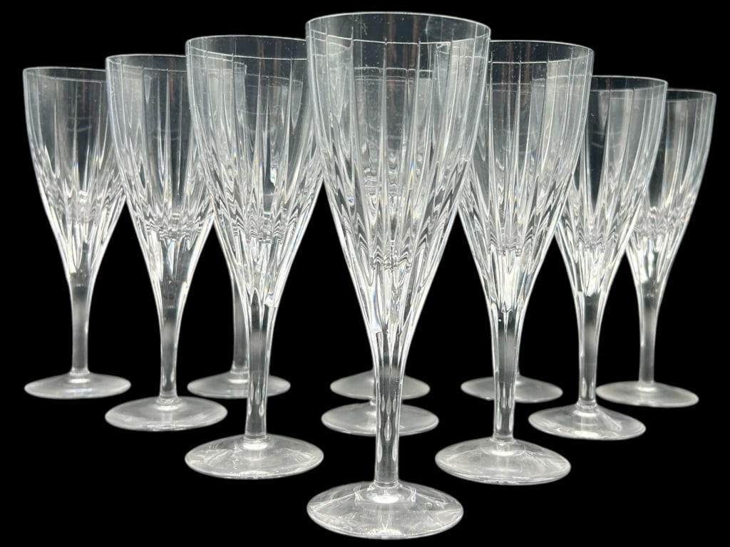 SET OF 11 CUT CRYSTAL STYLE CHAMPAGNE FLUTES 8": -BEAUTIFUL SET OF TEN SPARKLING CHAMPAGNE FLUTES FEATURING A CLASSIC CUT CRYSTAL STYLE DESIGN WITH FACETED DETAILS THAT CATCH THE LIGHT. PERFECT FOR TOASTING AT CELEBRATIONS, HOLIDAY DINNERS, OR ADDIN