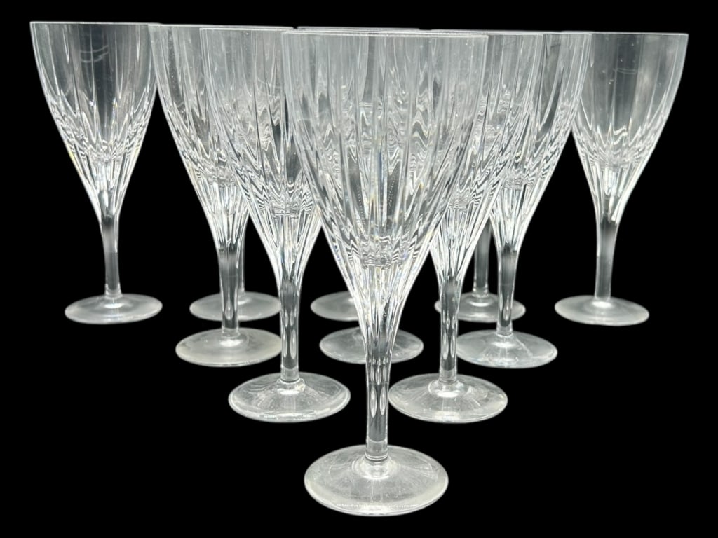 SET OF 11CUT CRYSTAL STYLE WHITE WINE GLASSES 8": - LOVELY SET OF ELEVEN STEMMED WHITE WINE GLASSES FEATURING A CLASSIC CUT CRYSTAL STYLE DESIGN WITH VERTICAL FLUTING THAT CATCHES AND REFLECTS LIGHT BEAUTIFULLY. IDEAL FOR SERVING CHARDONNAY, SAUVIGNO