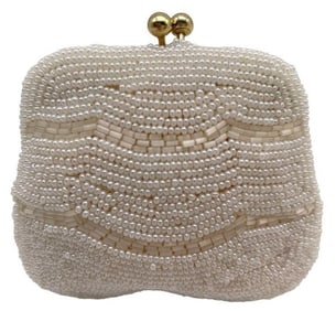 VINTAGE WHITE BEADED KISS-LOCK COIN PURSE