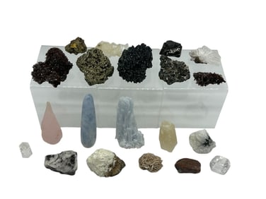 COLLECTOR’S LOT OF 20 ASSORTED MINERAL & GEMS 5"