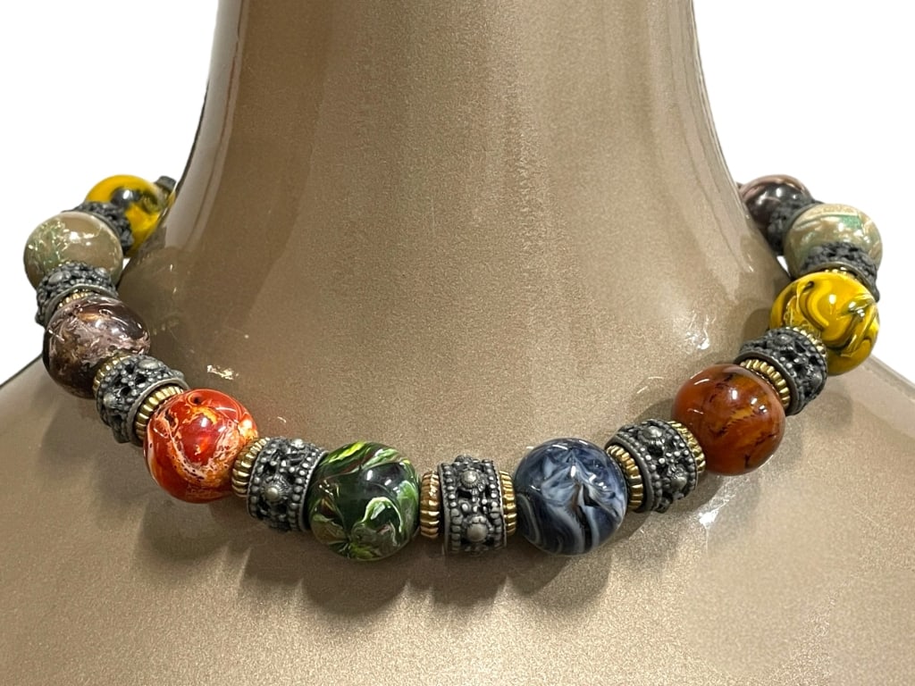 MULTI-COLOR GLASS BEAD NECKLACE (1 of 3)