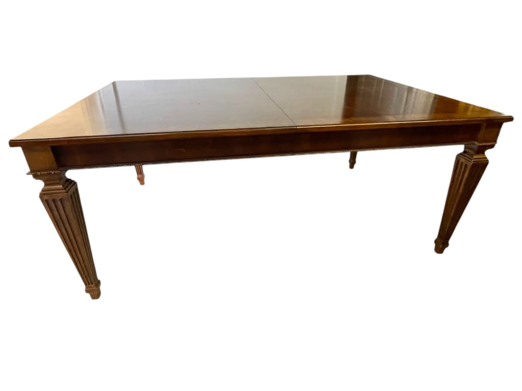 ELEGANT TRADITIONAL RECTANGULAR DINING TABLE (1 of 9)