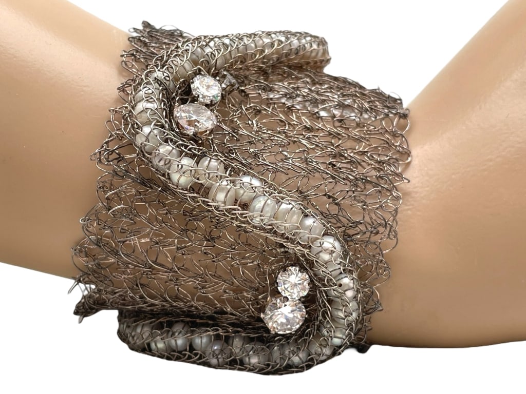 CUFF BRACELET W/ METALLIC WIRE MESH DESIGN (1 of 5)