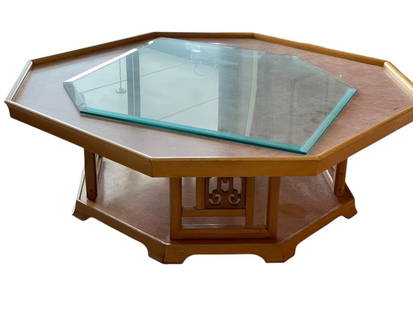 CHINOISERIE WOOD AND BAMBOO OCTAGONAL COFFEE TABLE: VINTAGE MID CENTURY CHINOISERIE WOOD AND BAMBOO OCTAGONAL COFFEE TABLE -MEASURES -GOOD PRE OWNED CONDITION, MINOR WEAR, GLASS WILL BE REMOVED < WOOD TOP -DP22025