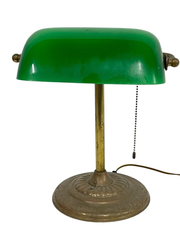 CLASSIC GREEN BANKER’S DESK LAMP 13": CLASSIC GREEN BANKER’S DESK LAMP -13" X 10" X 7" APPROX -A TIMELESS GREEN GLASS BANKER'S LAMP WITH BRASS TONE STEM AND METAL BASE. TRADITIONAL PULL-CHAIN SWITCH AND STURDY DESIGN, IDEAL FOR DESK, LI