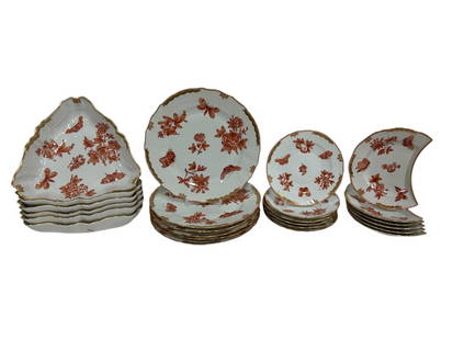 HEREND HUNGARY FORTUNA RUST PLATES 9.5": - EXCEPTIONAL 24-PIECE HEREND PORCELAIN PLATE SET IN THE HIGHLY SOUGHT-AFTER FORTUNA RUST PATTERN, FEATURING FINELY HAND-PAINTED RUST-HUED FLORALS AND BUTTERFLIES WITH 24K GOLD ACCENTS. THIS ELEGANT G
