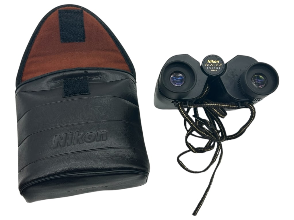 NIKON VENTURER II 8X23 BINOCULARS WITH CASE (1 of 6)