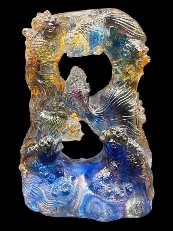LIULI STYLE MULTICOLOR GLASS SCULPTURE: - STRIKING HAND-CRAFTED GLASS SCULPTURE DEPICTING A SCHOOL OF KOI SWIMMING IN A CIRCULAR FORMATION– MADE IN THE STYLE OF LIULI ART GLASS, KNOWN FOR ITS GRADIENT COLORS AND TRANSLUCENT FINISH– VIBR