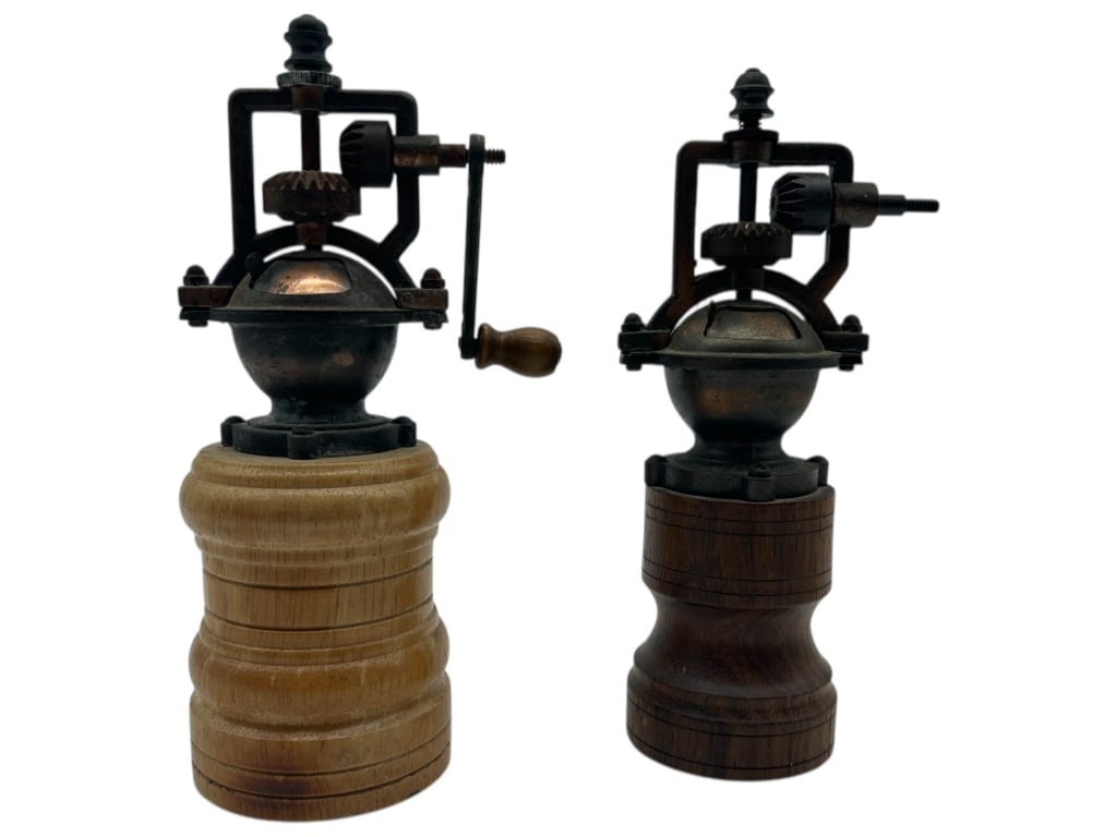 PAIR OF VINTAGE-STYLE HAND-CRANK GRINDERS 7.5" (1 of 6)