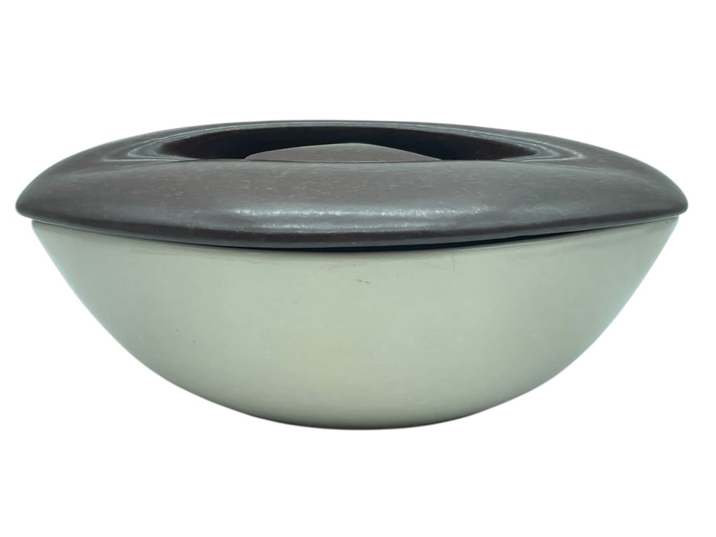 ROSEVILLE POTTERY DISH W/ LID 10.5" (1 of 6)