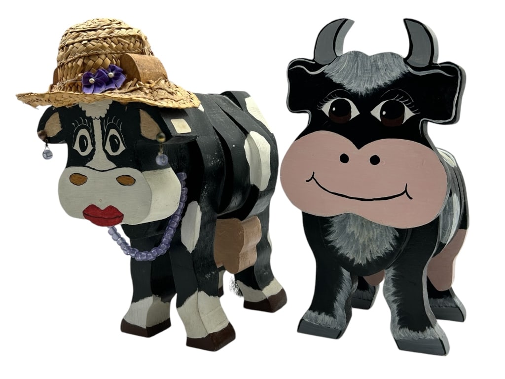 PAIR OF COUNTRY COWS WOODEN DECOR (1 of 4)