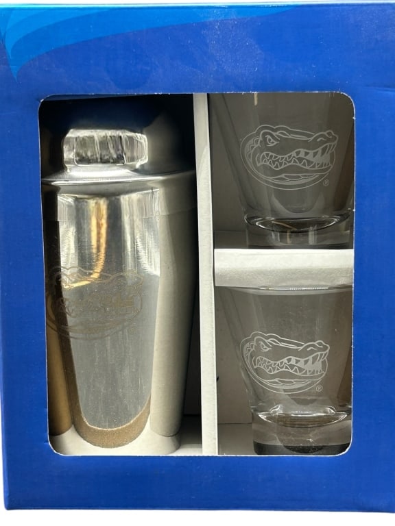NEW FLORIDA GATORS DECANTOR & SHOT SET: NEW FLORIDA GATORS DECANTOR & SHOT SET NEW IN BOX