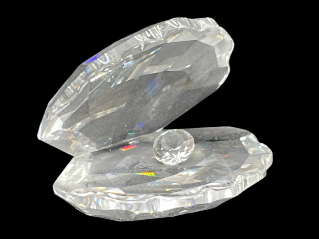 SWAROVSKI CRYSTAL CLAM SHELL W/ STAND 2" (1 of 7)