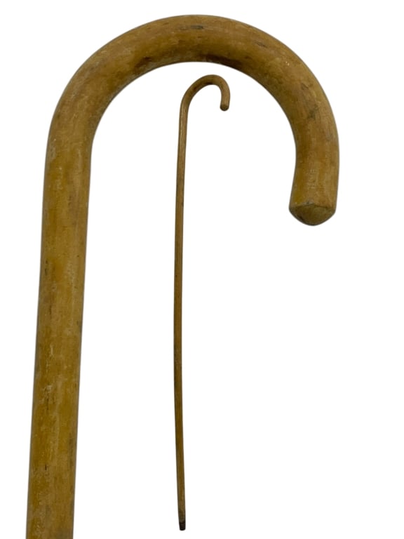 WOODEN WALKING CANE WITH CLASSIC CROOK HANDLE 35" (1 of 2)
