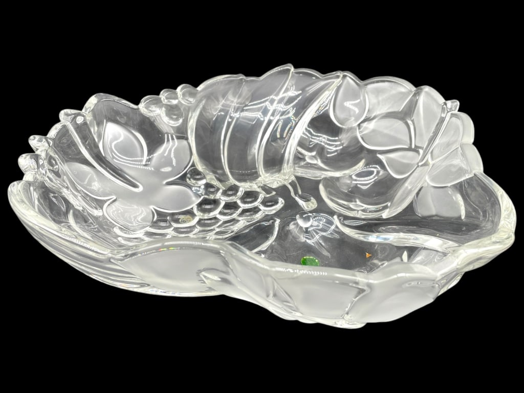 VINTAGE GLASS FRUIT AND FLOWERS BOWL 14.5": VINTAGE GLASS FRUIT AND FLOWERS BOWL 14.5" -VERY GOOD PRE OWNED CONDITION -APPROX 14.5" X 3.5" -JA 122024