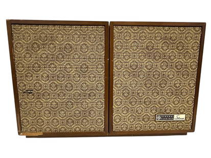 VINTAGE GENERAL ELECTRIC STEREO 1960'S WALNUT CABT: -VINTAGE GENERAL ELECTRIC STEREO 1960'S WALNUT CABINET -A STYLISH THROWBACK TO THE GOLDEN AGE OF HI-FIāIDEAL FOR COLLECTORS, DESIGNERS, OR ANYONE LOOKING TO ADD A TOUCH OF RETRO CHARM TO THEIR SPACE