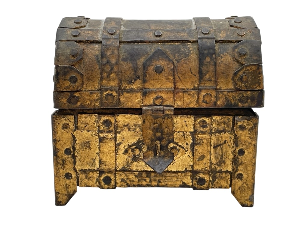 VINTAGE MINIATURE TREASURE CHEST 6" (1 of 6)