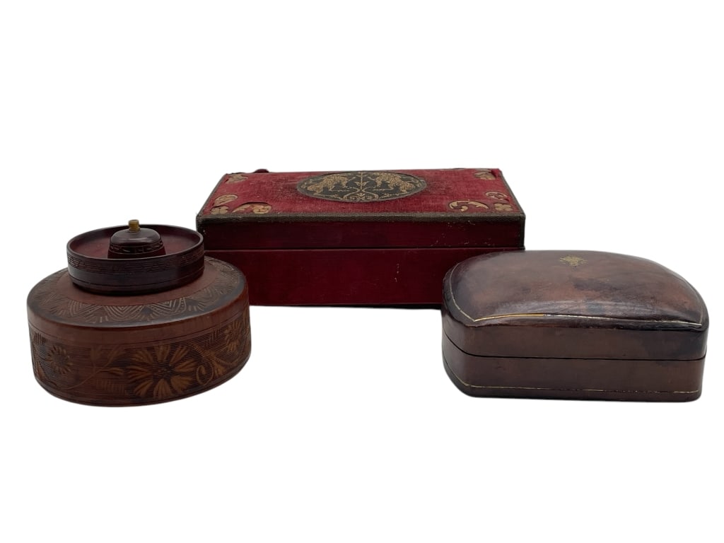 GROUP OF THREE ANTIQUE DECORATIVE BOXES (1 of 10)