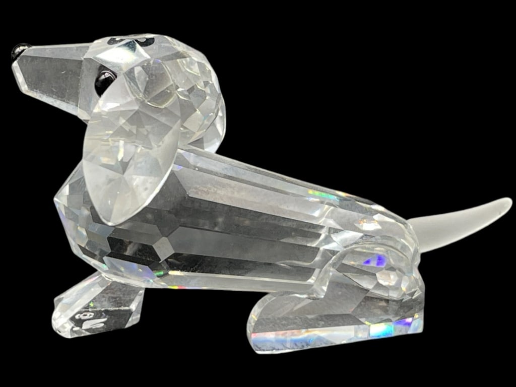 SWAROVSKI CRYSTAL DACHSHUND FIGURINE 2": SWAROVSKI CRYSTAL DACHSHUND FIGURINE 2" -VERY GOOD CONDITION -APPROX 2" X 1"