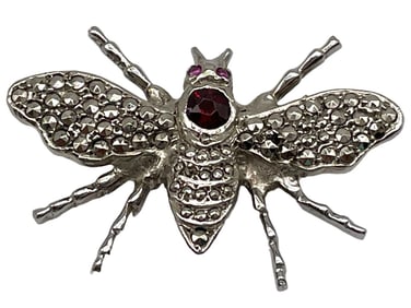 SILVER RHINESTONE JEWELED BUMBLE BEE PIN 1.25"