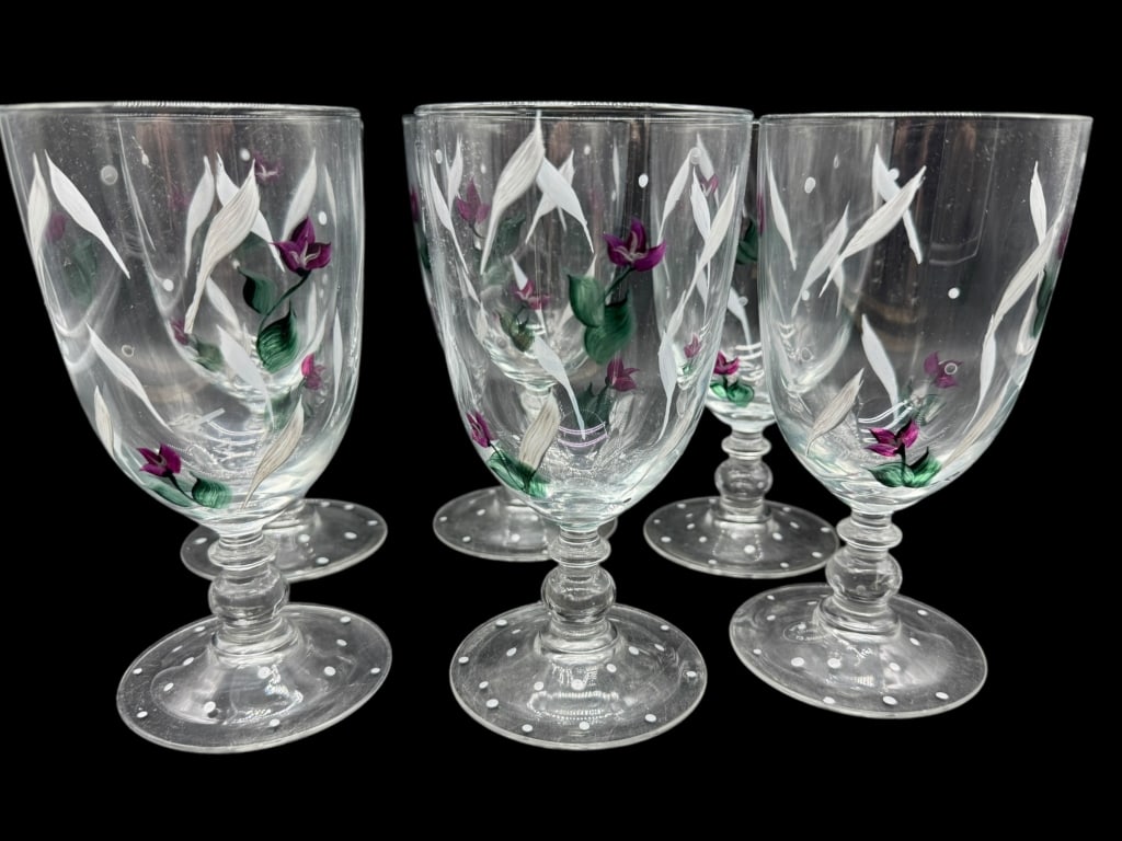 6 HANDPAINTED SIGNED COTTAGE BORNE WINE GLASSES: 6 HANDPAINTED SIGNED COTTAGE BORNE WINE GLASSES Set of 6 Hand-Painted Floral WINE glasses– White Lilies & Purple Blooms– Elegant set of twelve clear glass wine glasses– Each glass hand-painted w