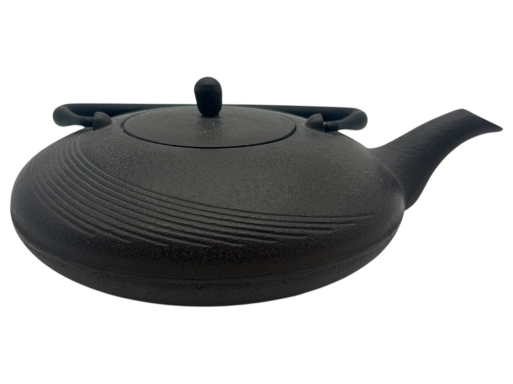 MODERN JAPANESE STYLE CAST IRON TEAPOT 9" (1 of 6)