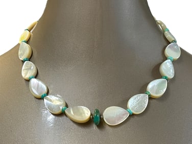 MOTHER-OF-PEARL TEARDROP BEAD NECKLACE