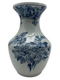BLUE AND WHITE PORCELAIN VASE WITH FLORAL MOTIF 9"