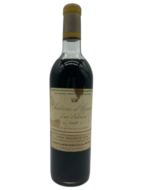 1961 CHÂTEAU D’YQUEM, SAUTERNES 12": - 1961 CHÂTEAU D’YQUEM, SAUTERNES – PREMIER CRU SUPÉRIEUR – A HIGHLY SOUGHT-AFTER VINTAGE FROM ONE OF THE MOST LEGENDARY SWEET WINE PRODUCERS IN THE WORLD, THIS BOTTLE OF 1961 CHÂTEAU D’YQU