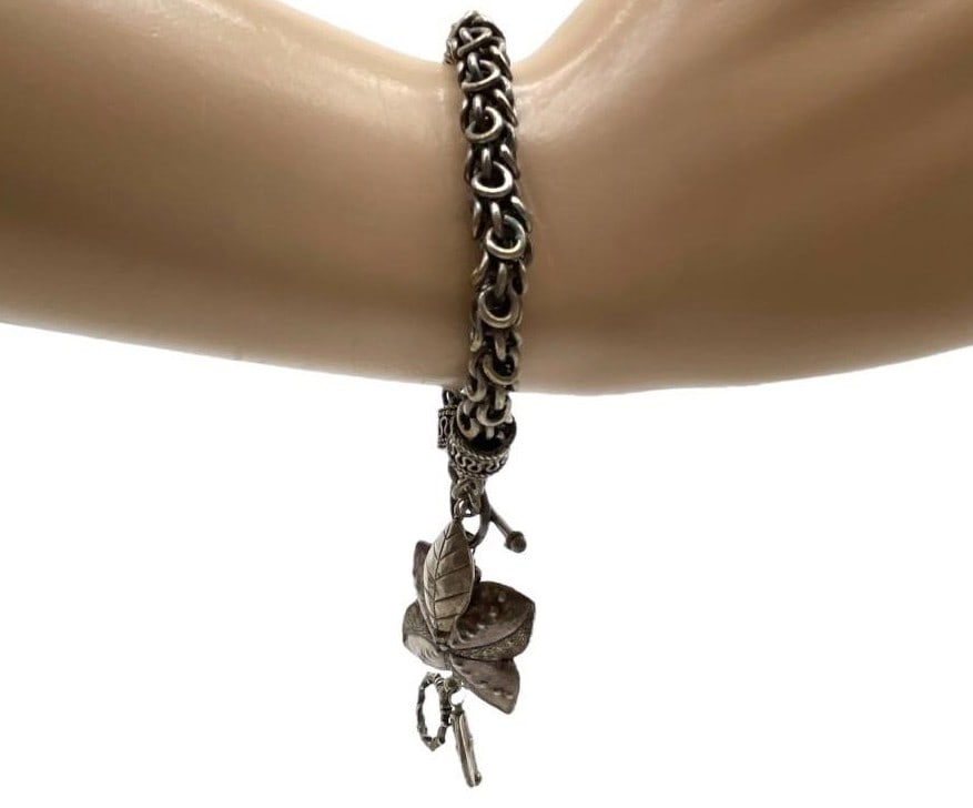 VINTAGE STERLING CHARM BRACELET 46.5G (1 of 6)