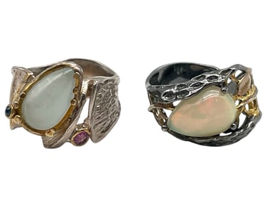 PAIR OF MODERNIST STERLING RINGS 13.8G