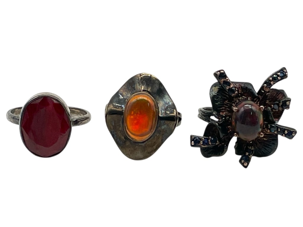 THREE STERLING SILVER STATEMENT RINGS 17.4G (1 of 7)