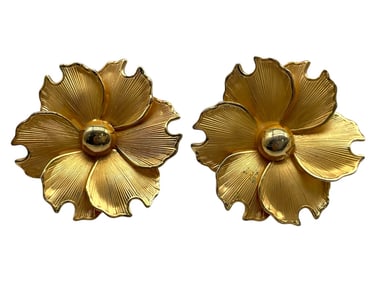 VINTAGE CORO GOLD TONE FLOWER CLIP ON EARRINGS