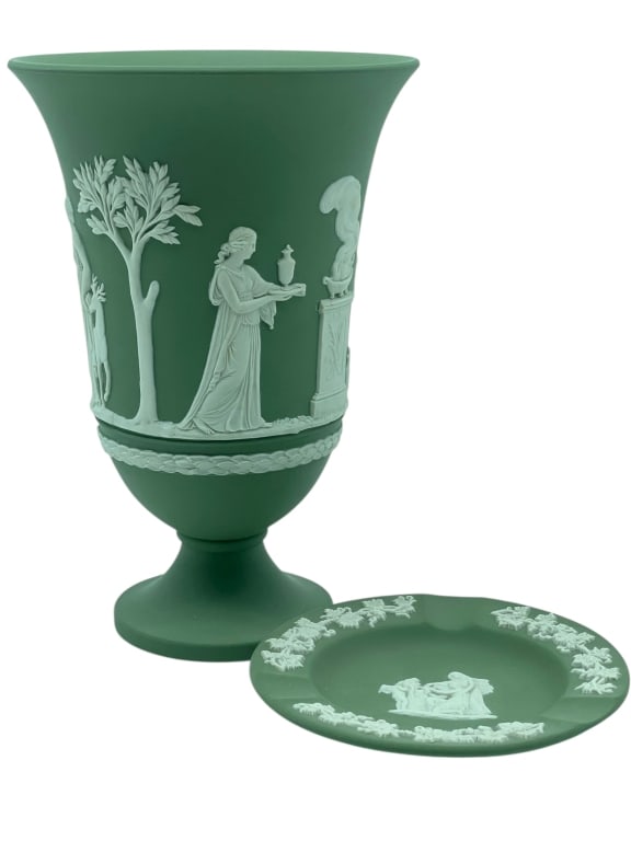 WEDGWOOD GREEN JASPER WARE URN & TRINKET DISH 7.5" (1 of 11)