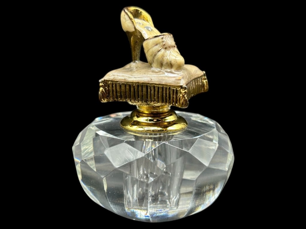 VINTAGE CRYSTAL PERFUME BOTTLE 2" (1 of 7)