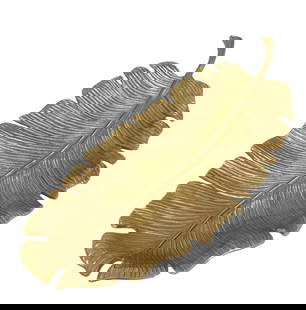 REGENCY STYLE BALI LEAF TRAY IN GOLD 34": FLORIDA REGENCY STYLE BALI TRAY IN GOLD 34"-NEW CONDITION-34L x 14W x 7H-ELEVATE YOUR HOME DECOR WITH THE LUXURIOUS BALI TRAY. CRAFTED FROM LIGHTWEIGHT ALUMINUM IN A STUNNING GOLD FINISH, THIS 33.85L