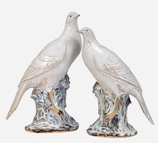 PAIR OF MAJOLICA STYLE CERAMIC DOVE FIGURINES